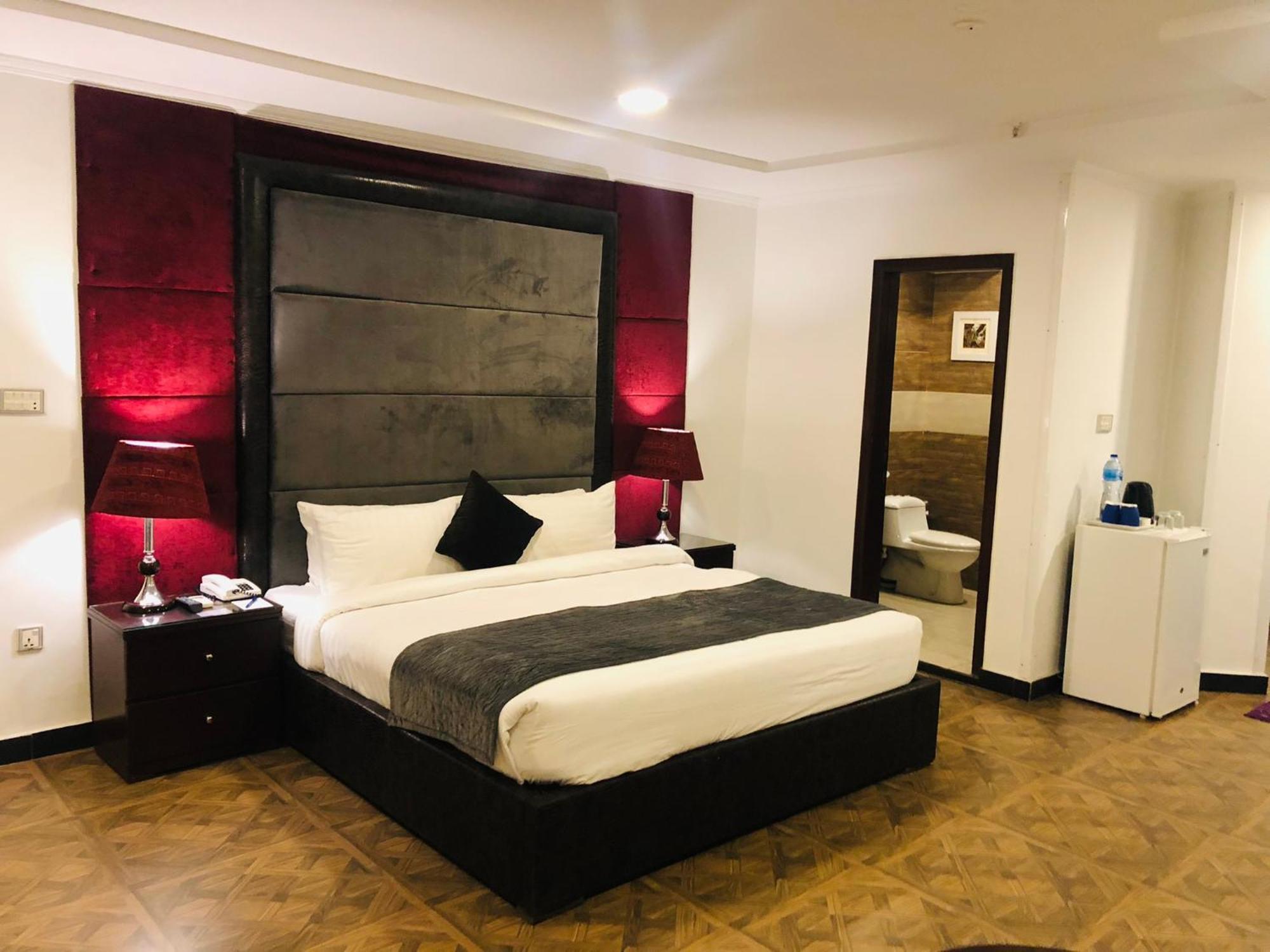 לאהור Hotel Oban מראה חיצוני תמונה
