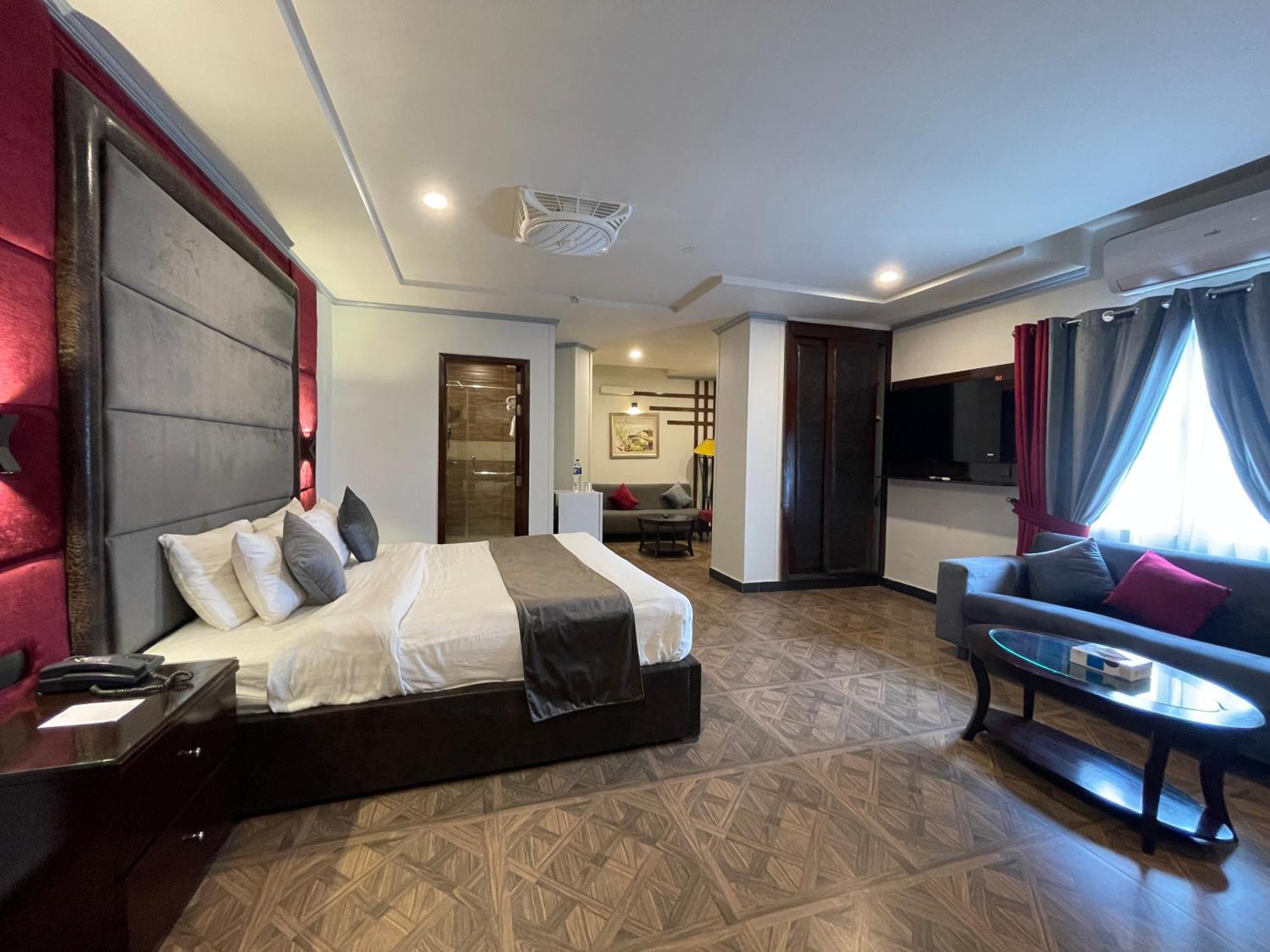 לאהור Hotel Oban מראה חיצוני תמונה
